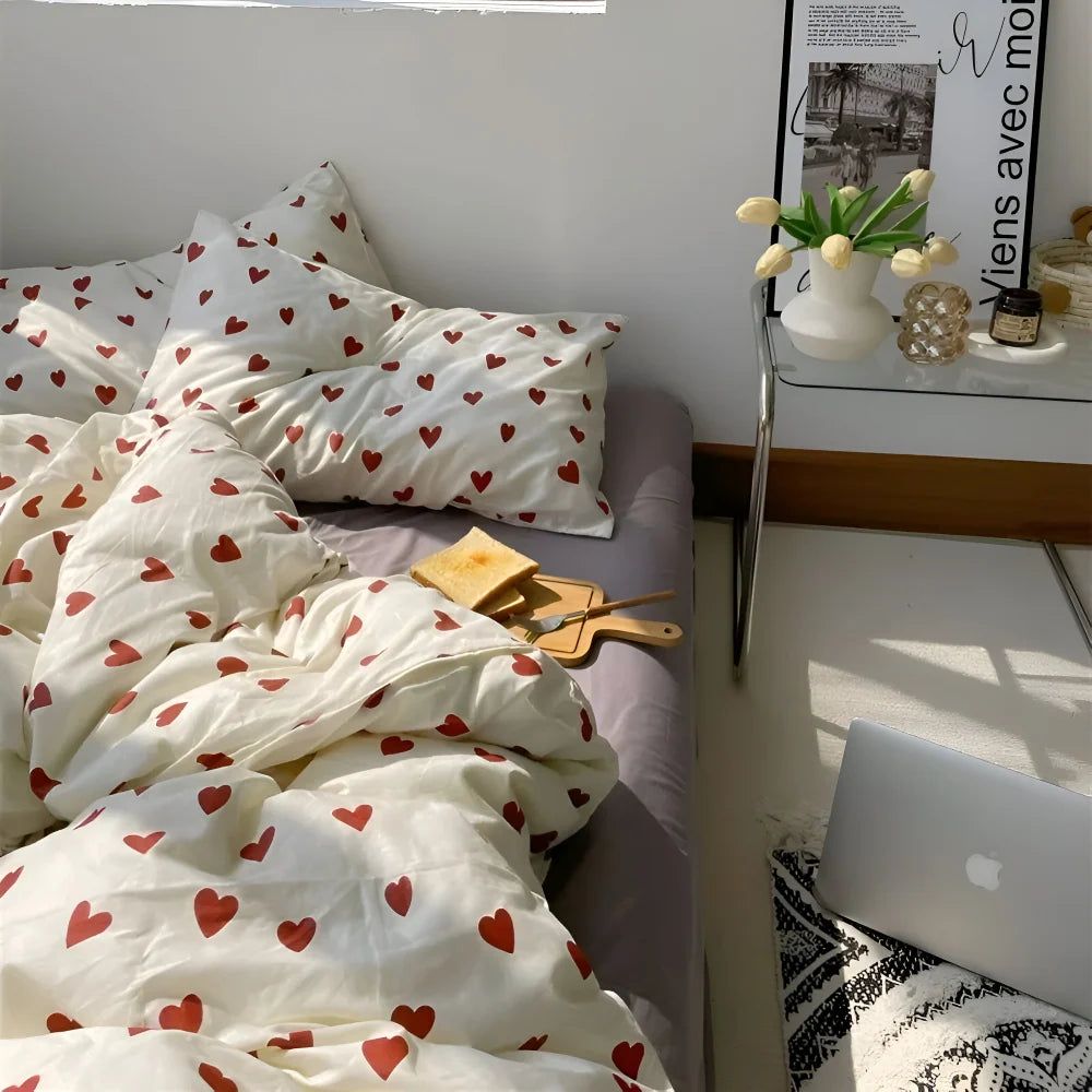 Bedding Set Heart Pattern Soft Polyester Machine Washable