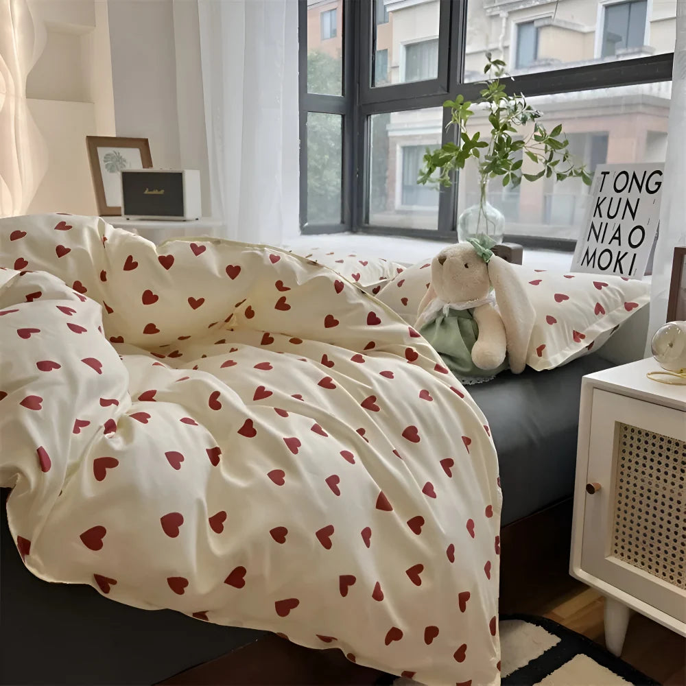 Bedding Set Heart Pattern Soft Polyester Machine Washable