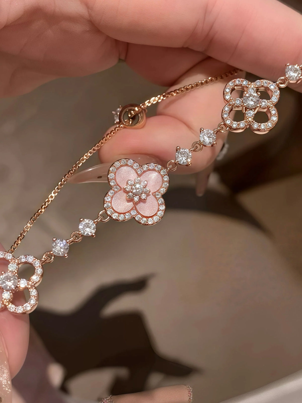 Bracelet Floral Shell & Crystal Gold-Plated Tarnish-Resistant