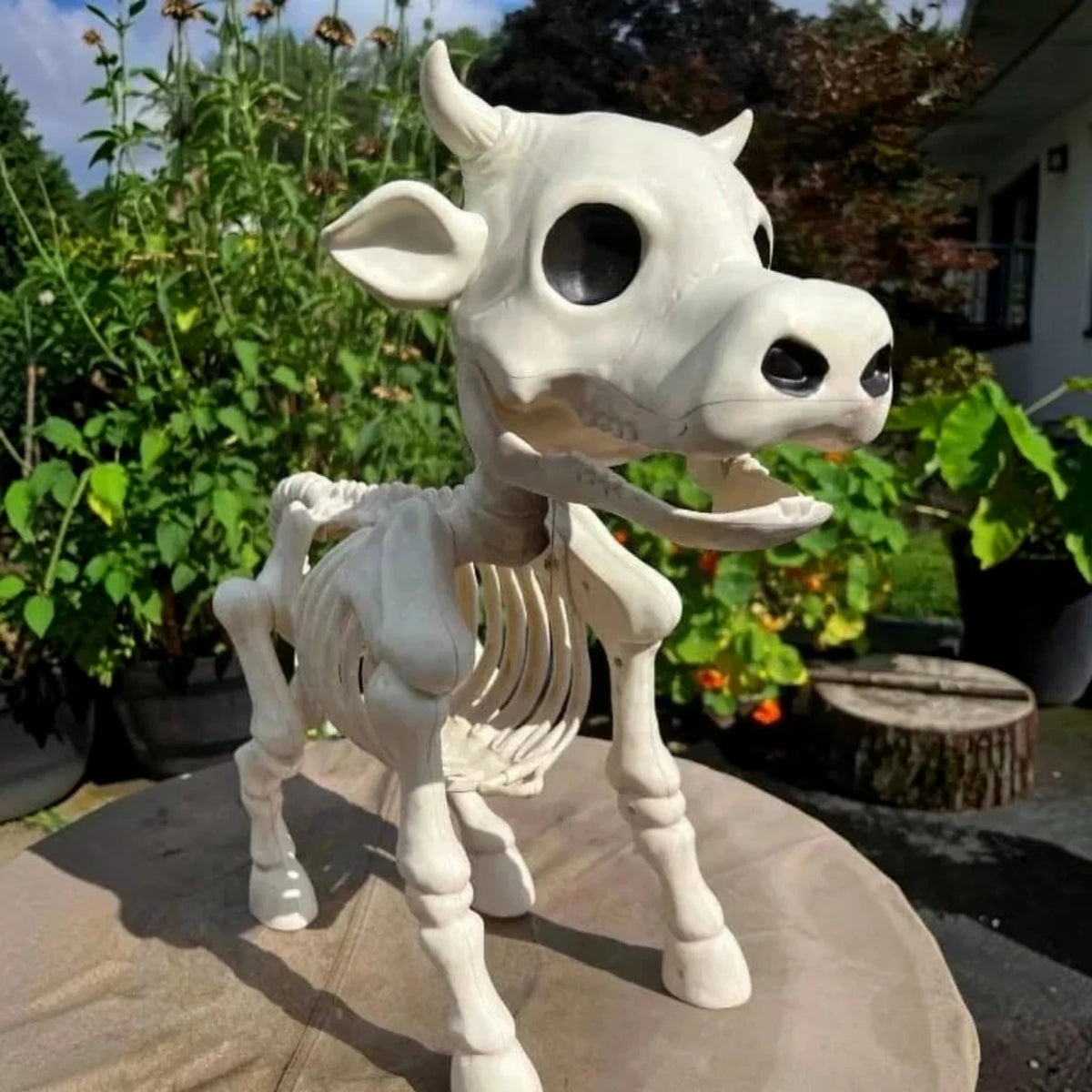 Skeleton Farm Animal Decoration Weather-Resistant Resin Carved Bone Details