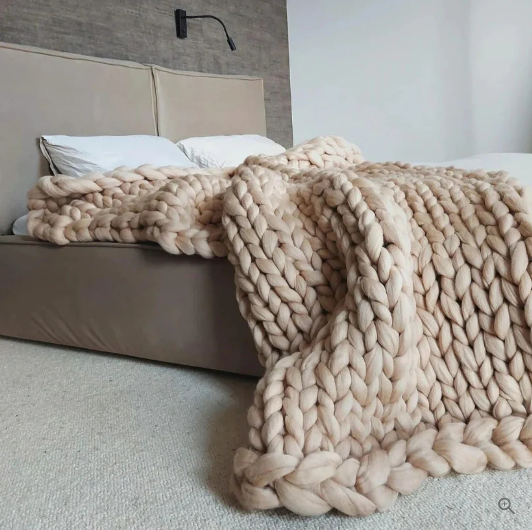 Throw Blanket Hand-Knitted Natural Fibers All-Season