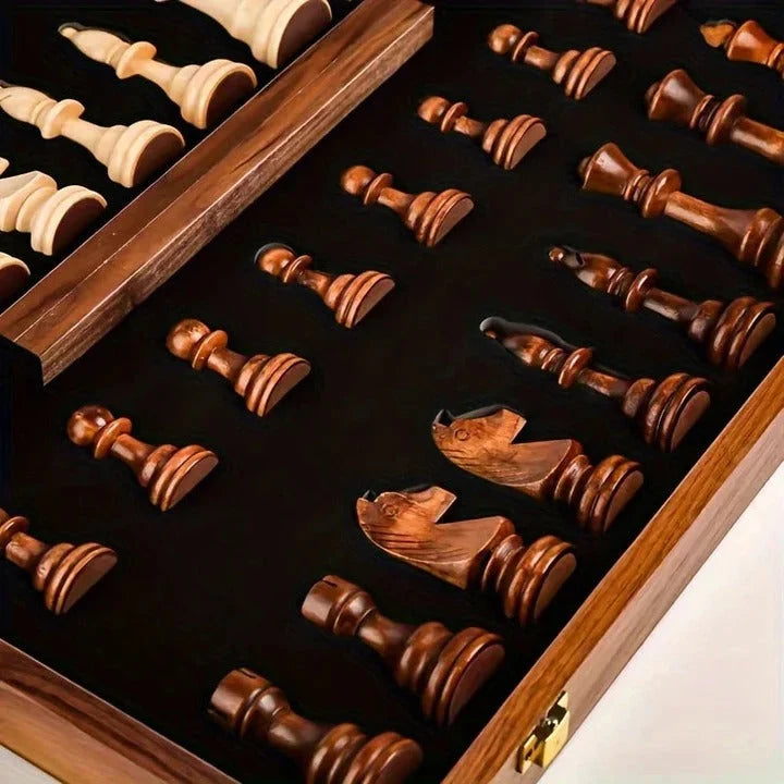 Chess Set Foldable Magnetic Closure Hand-Carved Pieces