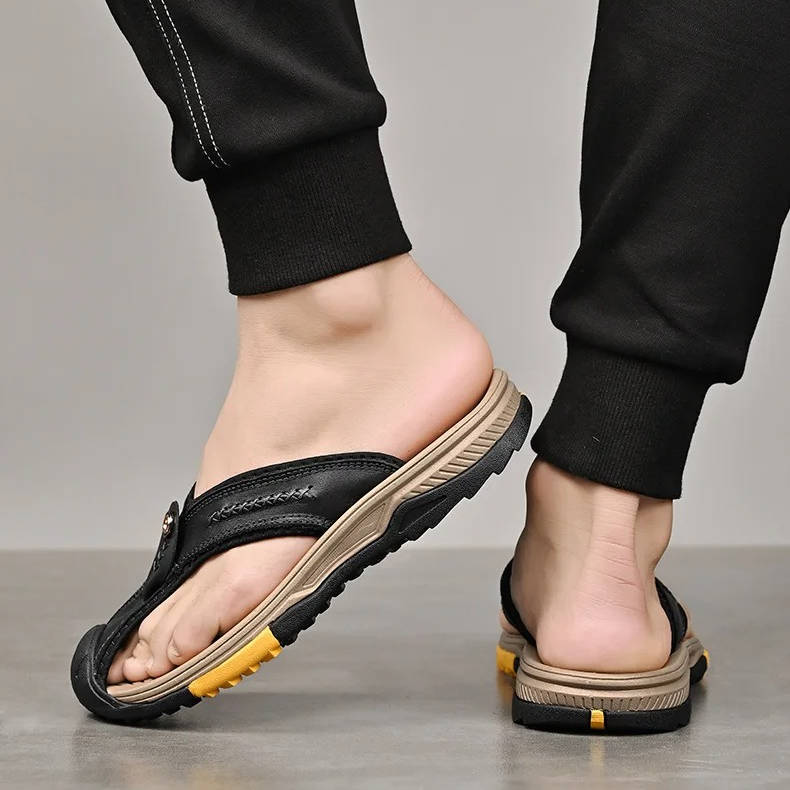 Closed-Toe Flip-Flops Protective Toe Cover Non-Slip Quick-Dry Upper
