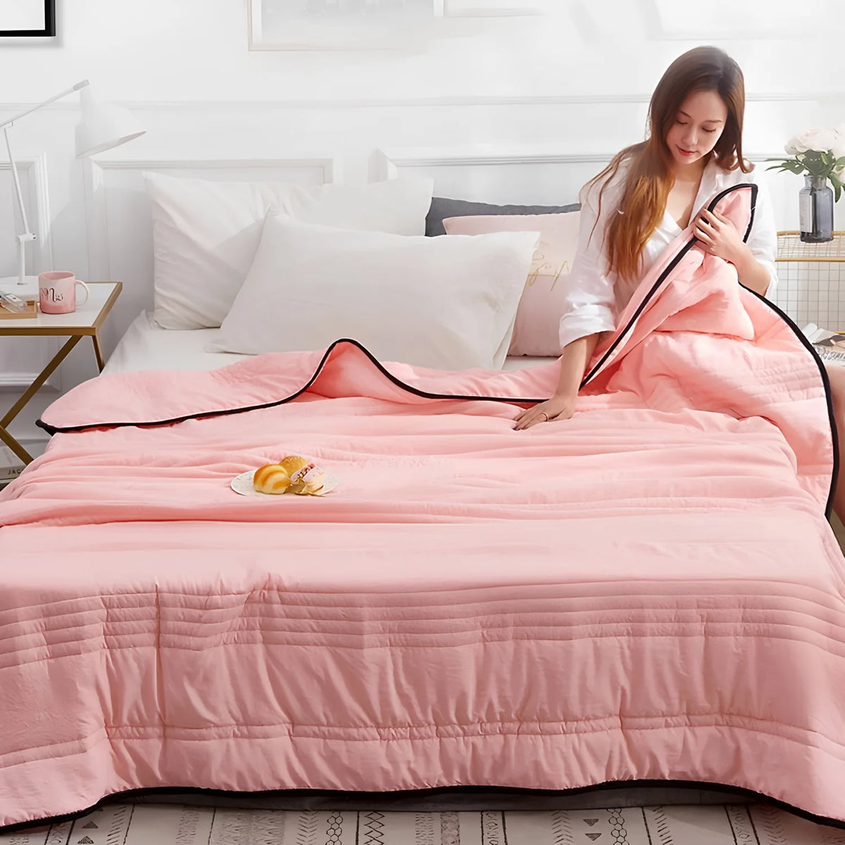 Cooling Blanket Breathable Lightweight Machine Washable