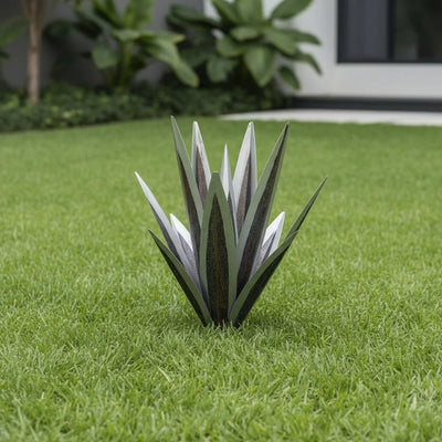 Garden Sculpture Weatherproof Metal 3D Leaf Design