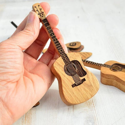 Guitar Pick Box Solid Oak Personalized Engraving Removable Stand
