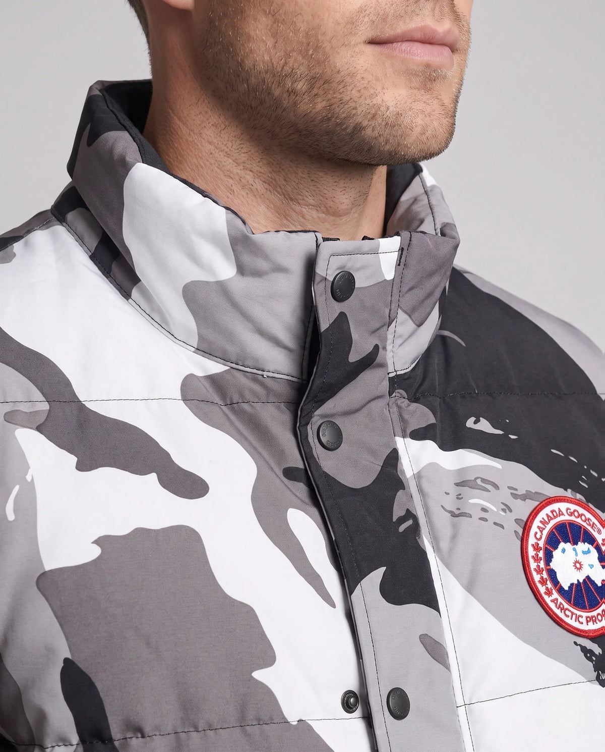 Men's Puffer Vest Insulated Windproof High Stand-Up Collar