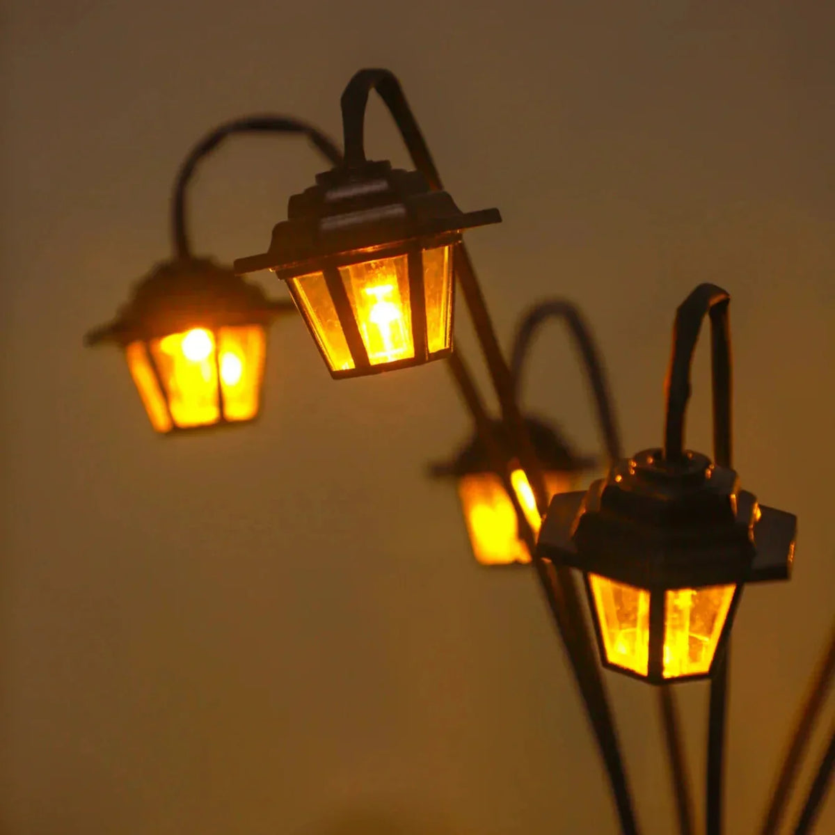 Solar Garden Lantern Automatic Dusk Sensor & Weatherproof