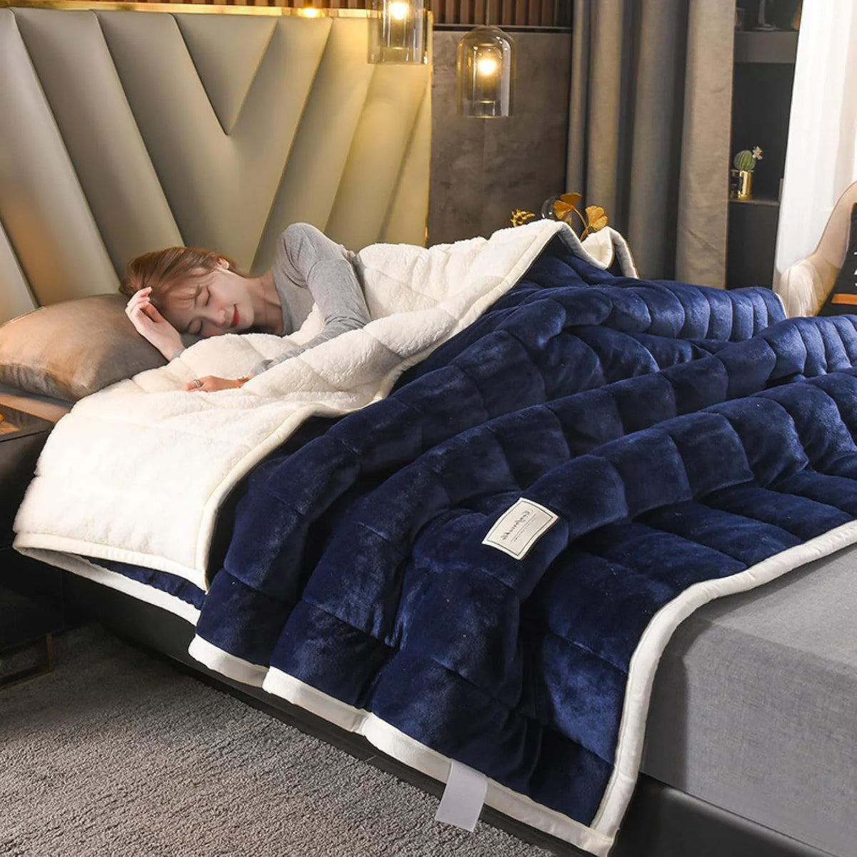 Throw Blanket Double-Layer Plush Fleece Extra-Warm
